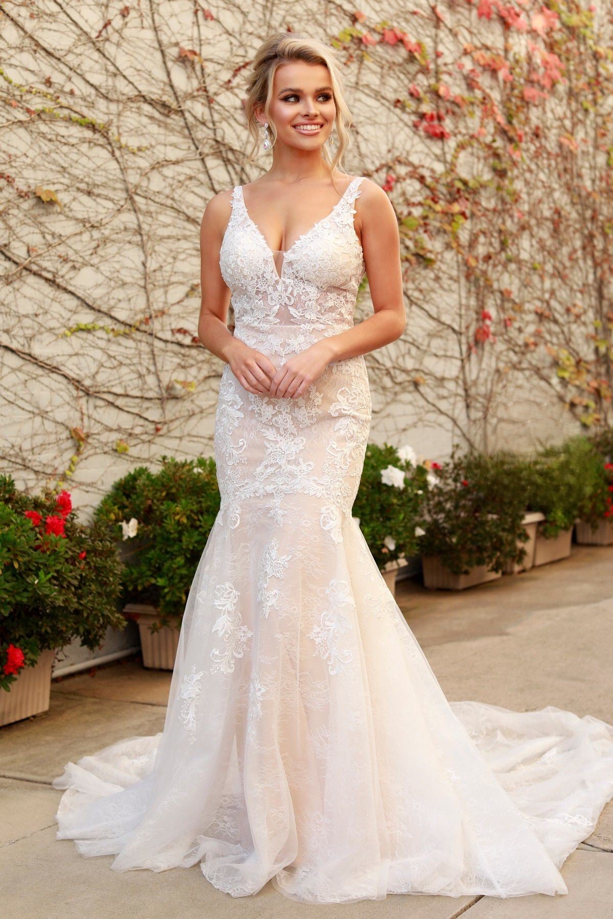 Plunging Neckline Laced Mermaid Long Wedding Dress NXH493-0