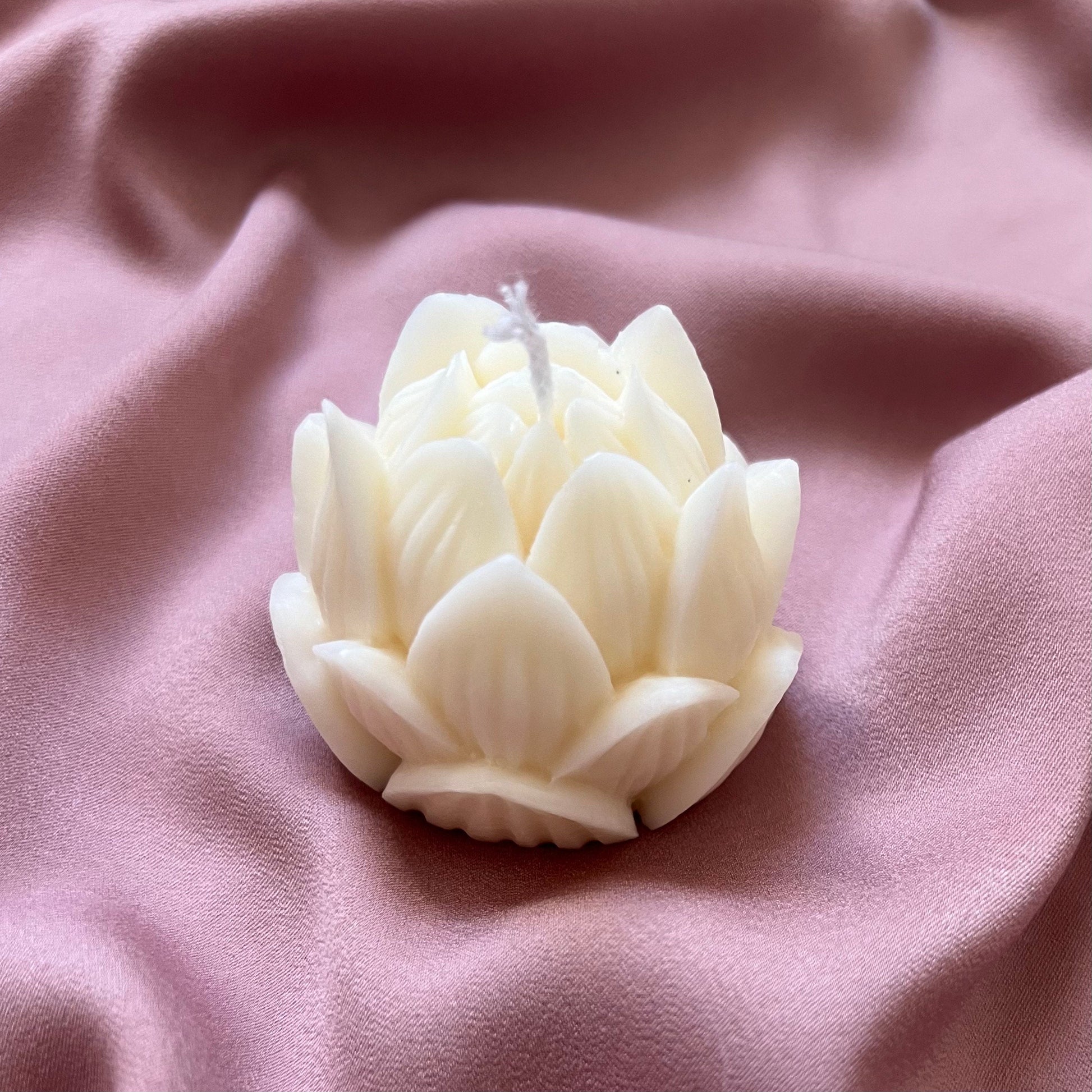 Small Lotus Candle-1